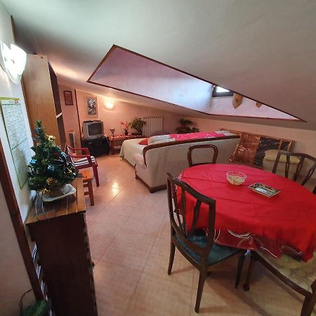Вілла Lilly'S House Кастель-ді-Сангро Екстер'єр фото