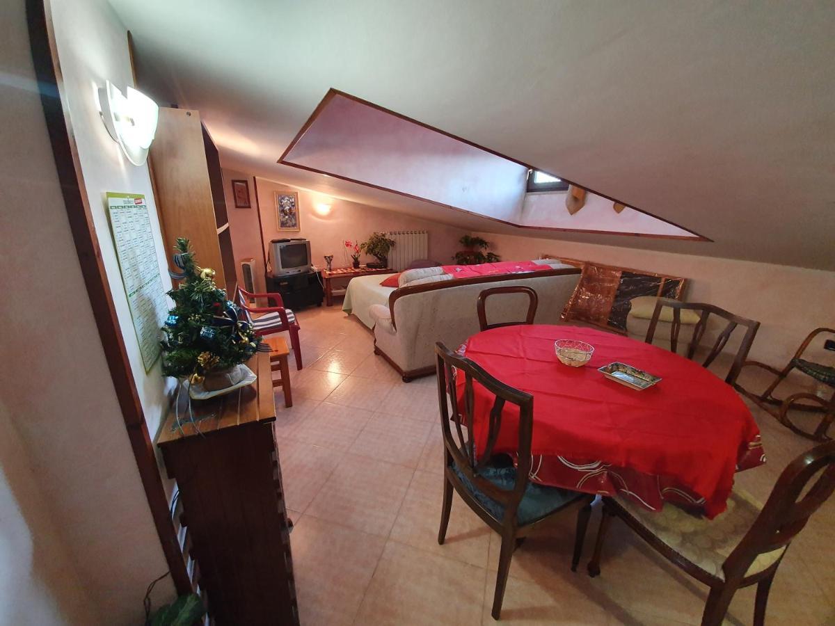 Вілла Lilly'S House Кастель-ді-Сангро Екстер'єр фото